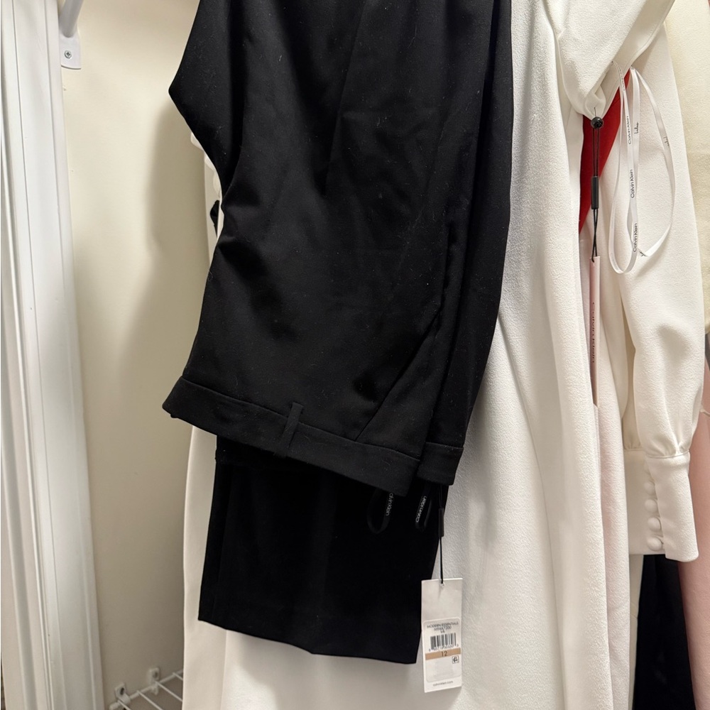 Calvin Klein Black Modern Essentials